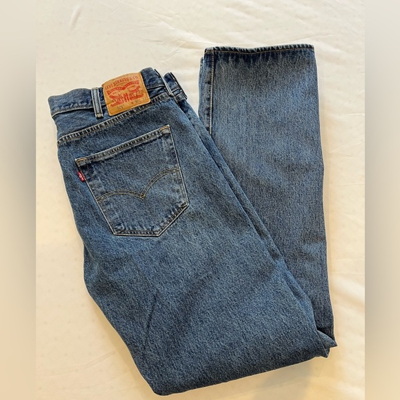 Levi’s Men 501 Medium Wash Denim Jeans Straight Leg 38x34 Vintage 90 Button Fly‎ - Picture 1 of 6